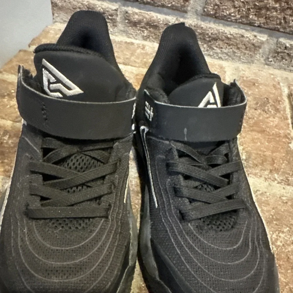 Nike Giannis Immortality 4 GS Black‎ FZ6734-001 Size 12C Little Kids
